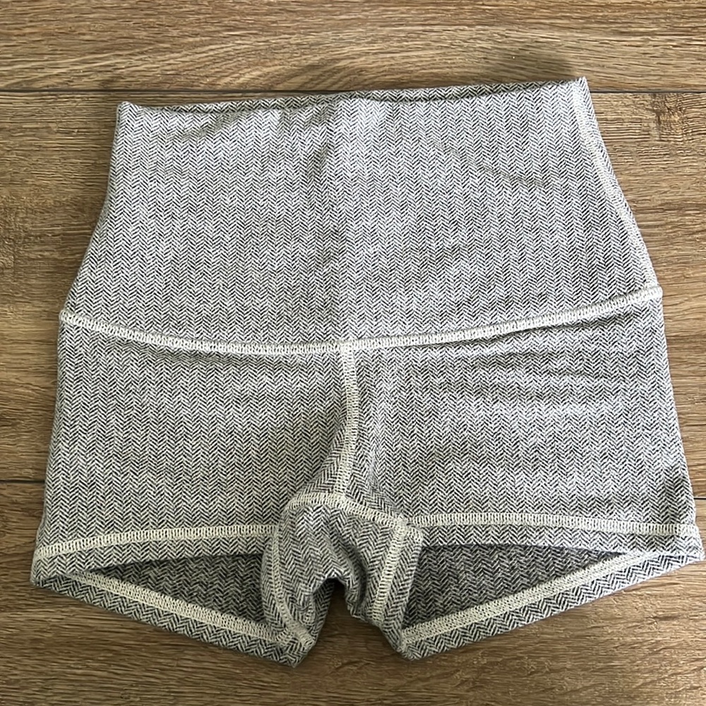 Lululemon short high waisted workout shorts